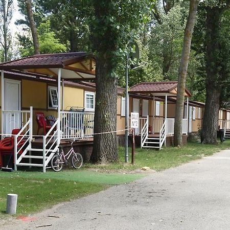 Camping Fuentes Blancas Burgo الغرفة الصورة
