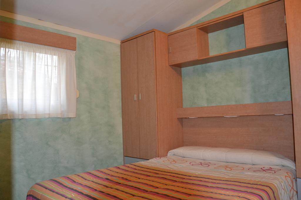 Camping Fuentes Blancas Burgo المظهر الخارجي الصورة