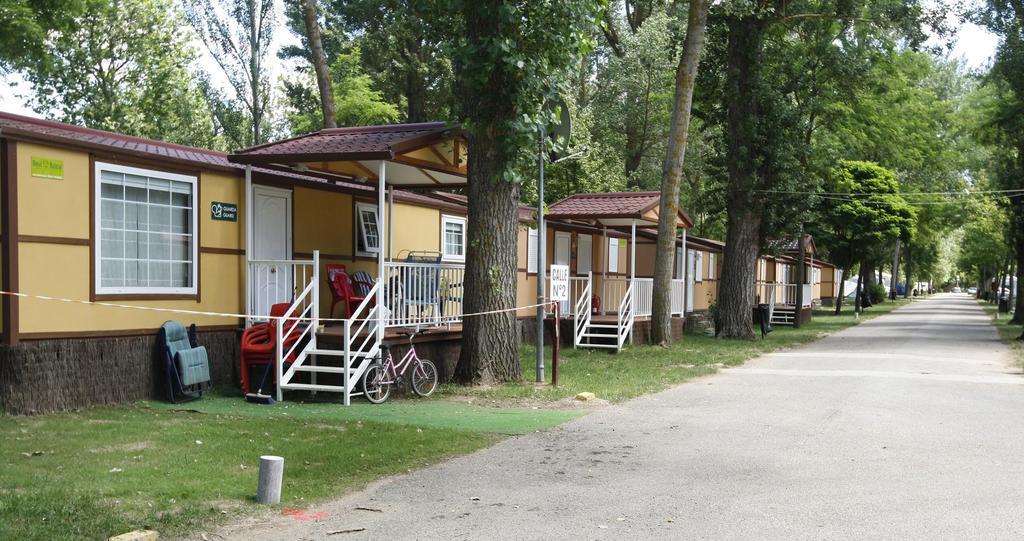 Camping Fuentes Blancas Burgo الغرفة الصورة